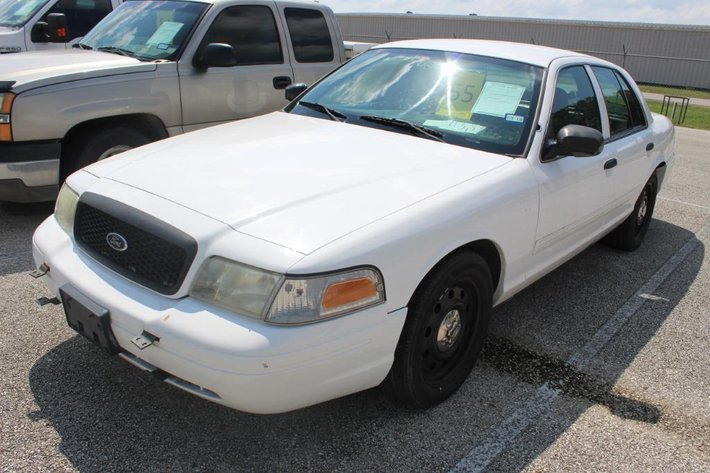 Image for (1) 2010 Ford 4 Door Crown Victoria Vin #2FABP7BV6AX118410