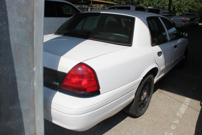 Image for (1) 2010 Ford Crown Victoria Vin #2FABP7BV0AX121514