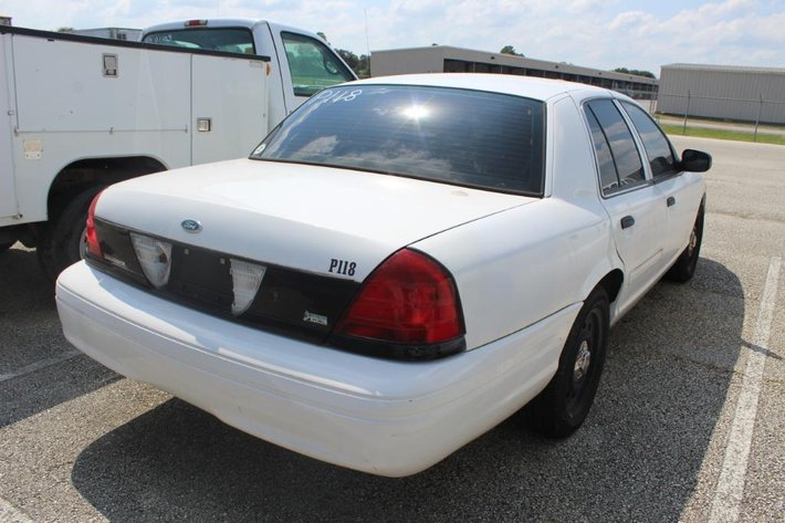 Image for (1) 2010 Ford 4 Door Crown Victoria Vin #2FABP7BV4AX128501