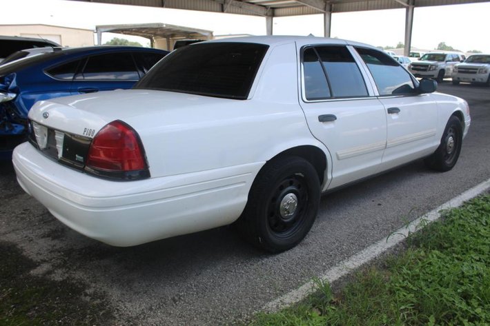 Image for (1) 2010 Ford 4 Door Crown Victoria Vin #2FABP7BV2AX128495