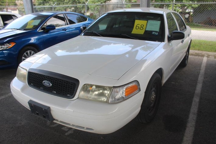 Image for (1) 2010 Ford 4 Door Crown Victoria Vin #2FABP7BVXAX118412