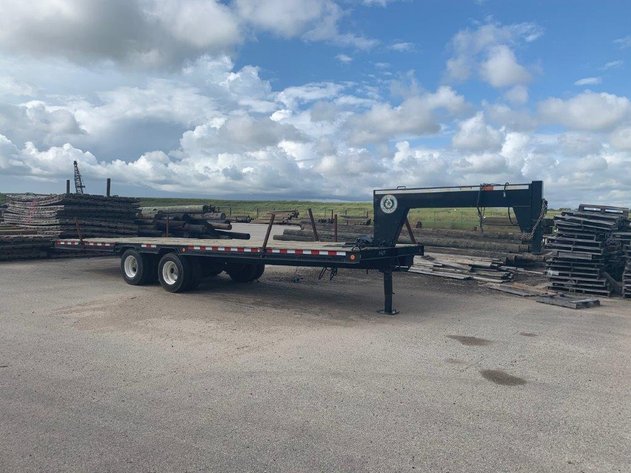 Image for (1) 1997 Dovetail Gooseneck Trailer Vin #1DA42RH02VP012704