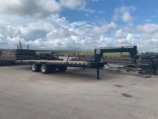 Image for (1) 1997 Dovetail Gooseneck Trailer Vin #1DA42RH02VP012704