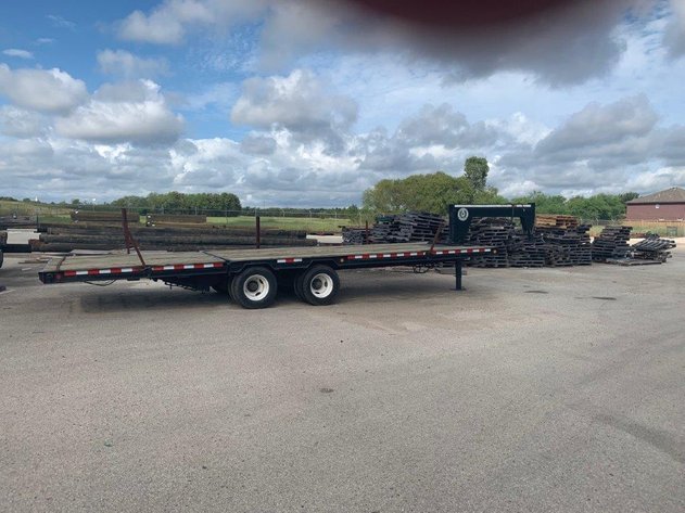 Image for (1) 1997 Dovetail Gooseneck Trailer Vin #1DA42RH02VP012704