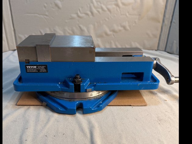 Image for Swiveling Milling Vise