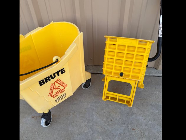 Image for Rubbermaid Mop Bucket with Wringer