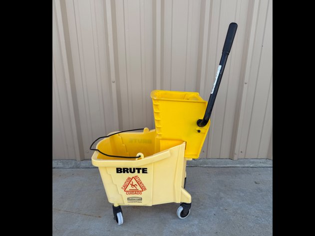 Image for Rubbermaid Mop Bucket with Wringer