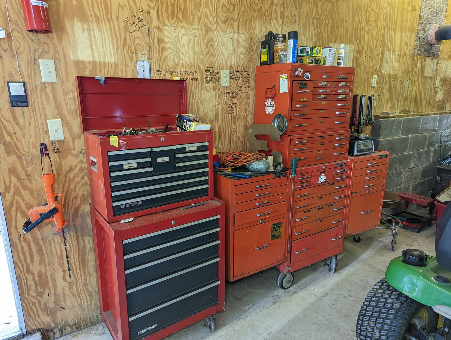 Image for Glenn and Joy Darnell Estate Auction