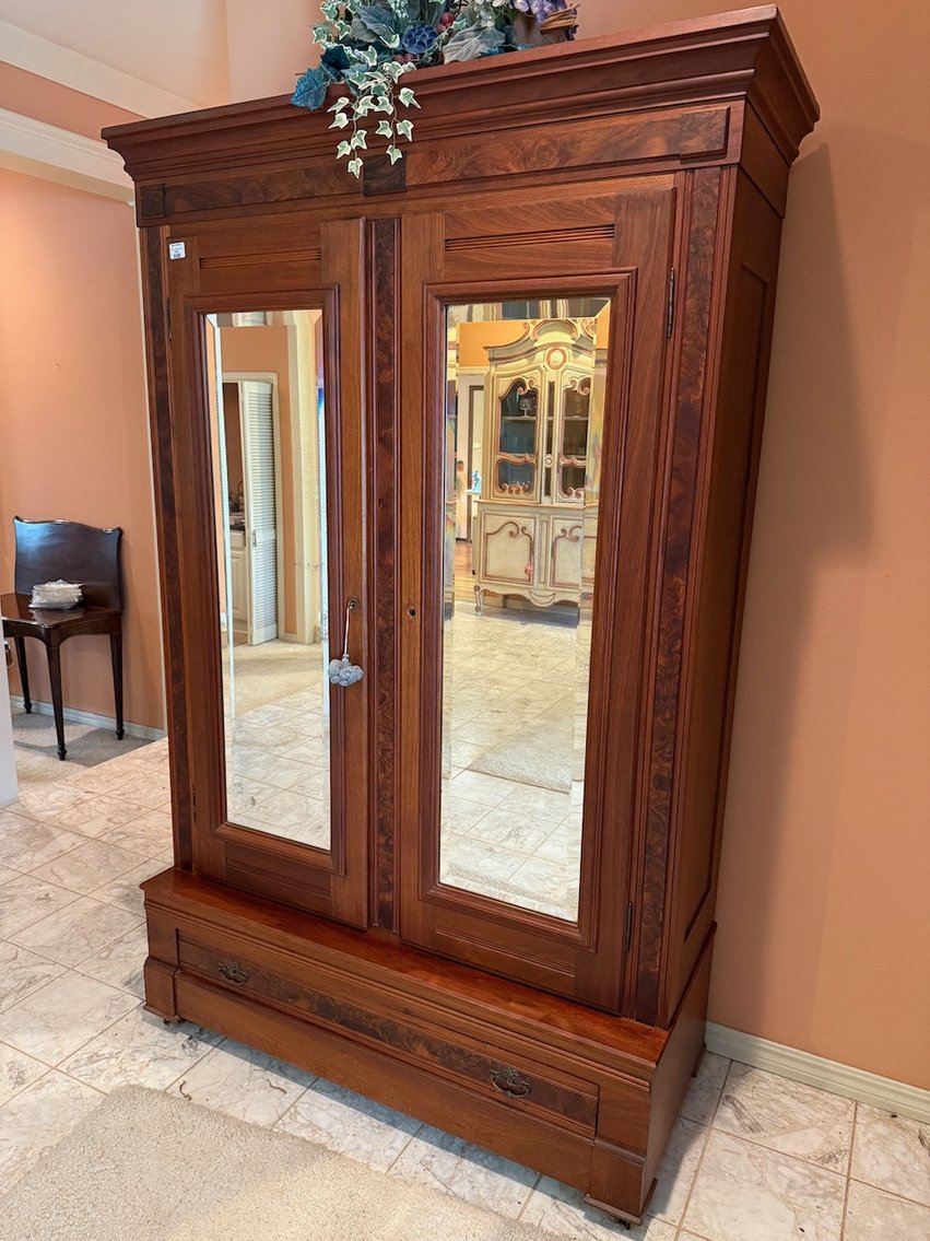 Image for Estate of NFL Hall of Fame Bobby Layne - High End Antique Furniture, Decor & Collectibles