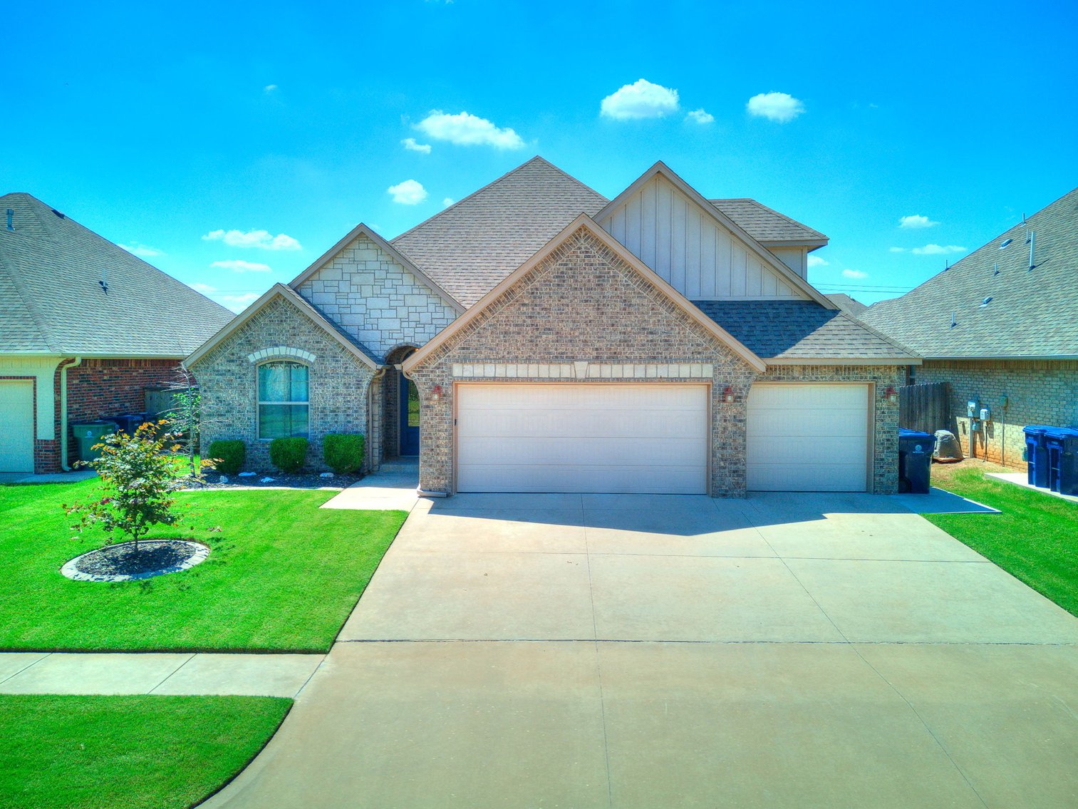 Image for 9208 NW 137th St, Yukon, OK - GORGEOUS 2,017 3bd, 2ba Home w/ Bonus Room & Upgrades!