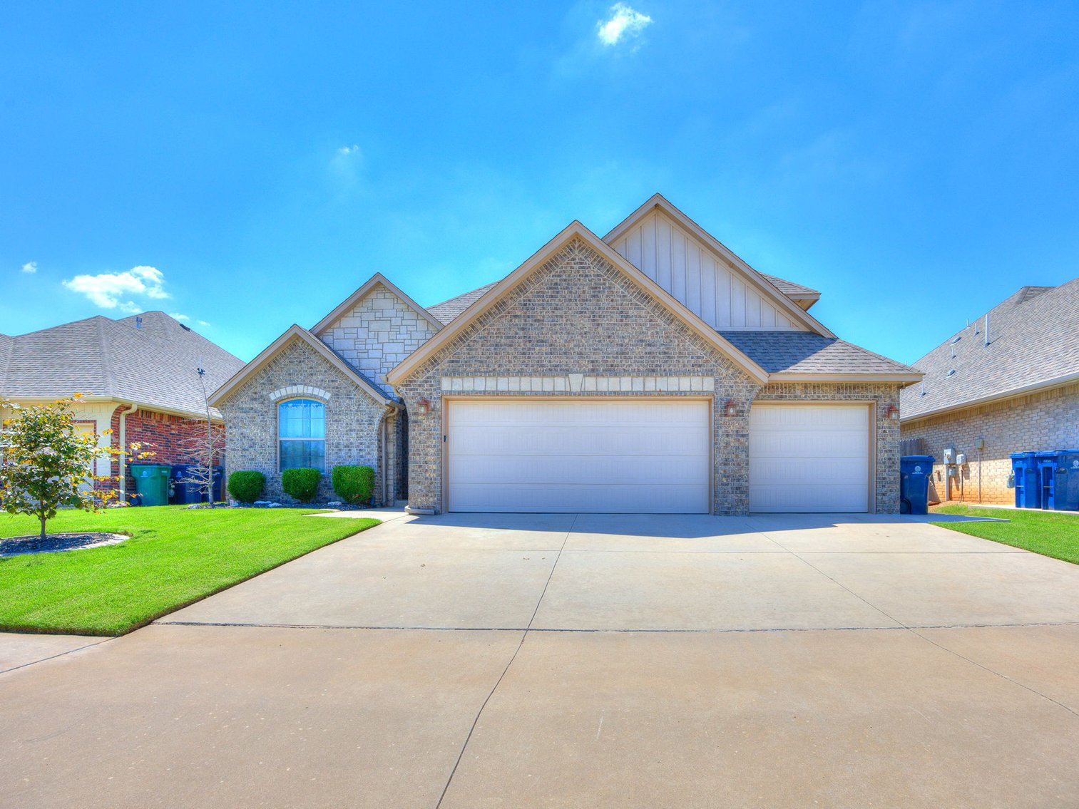 Image for 9208 NW 137th St, Yukon, OK - GORGEOUS 2,017 3bd, 2ba Home w/ Bonus Room & Upgrades!