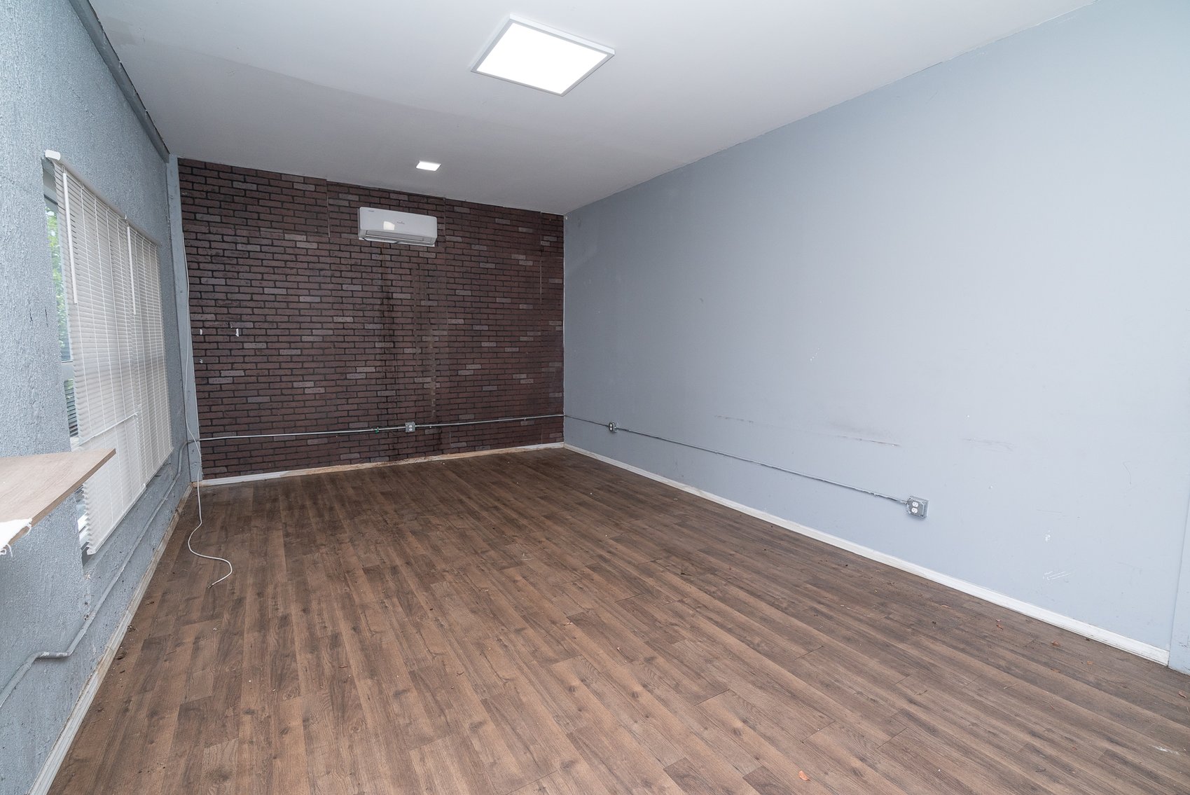 Image for Real Estate Sale - 6 Prime Industrial Warehouses in Deerfield Beach, FL