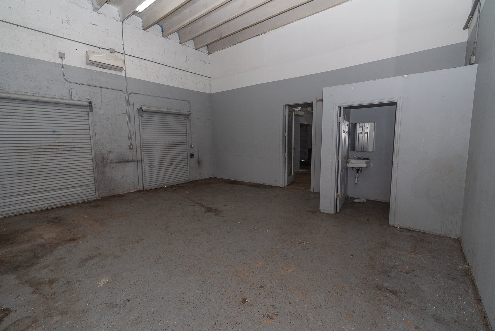 Image for Real Estate Sale - 6 Prime Industrial Warehouses in Deerfield Beach, FL