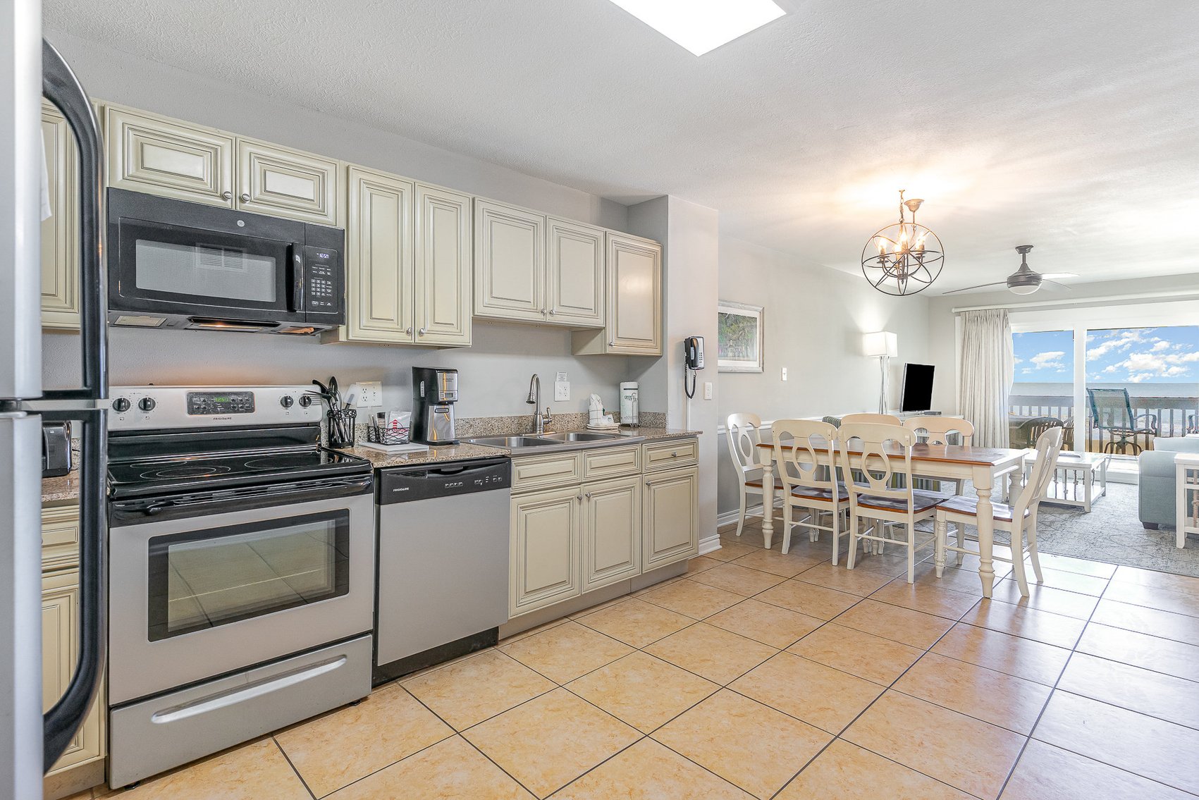 Image for Real Estate Auction - 11 Oceanfront Condo Units Offered in Bulk Purchase