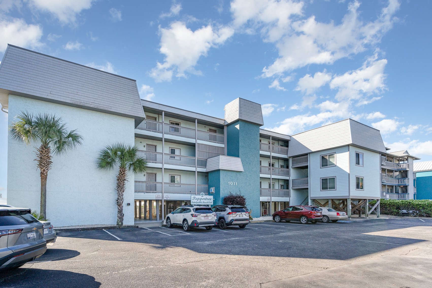 Image for Real Estate Auction - 11 Oceanfront Condo Units Offered in Bulk Purchase