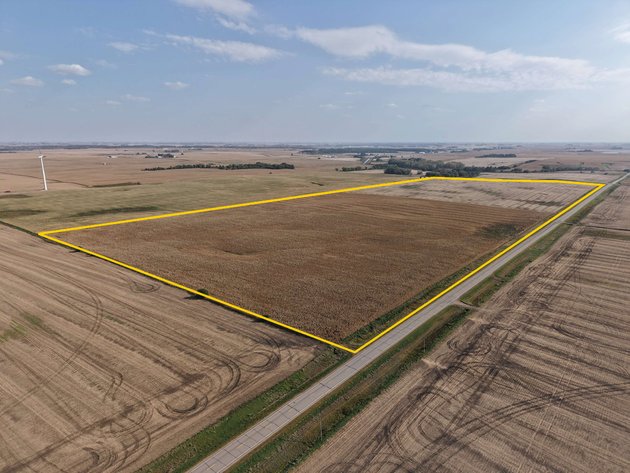 Image for Closed - Hancock Co., IA - 105.00 Ac., m/l (020-0582-01)