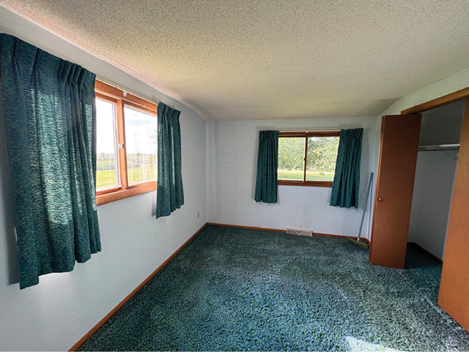 Image for Closed - Cedar Co., IA - 5.30 Ac., m/l (010-3149-03)