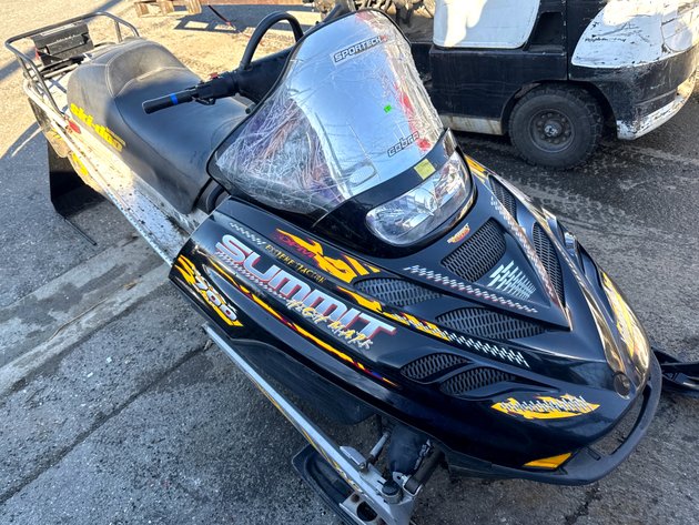 2001 Ski-Doo Summit Snowmobile
