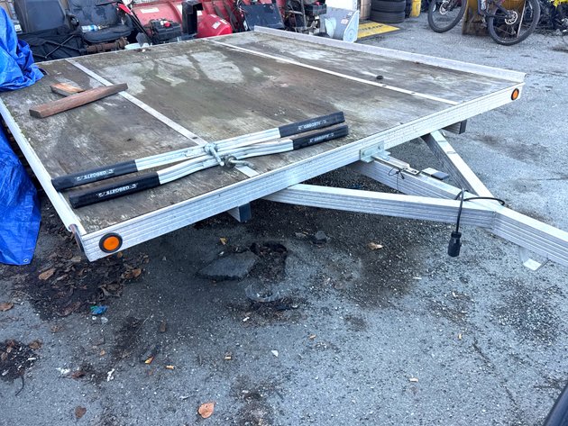 2009 Newmans Sledbed Snowmobile Trailer