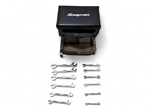 Snap-on JCW80BL Rollaround Creeper Mechanic Seat & Snap-on Four-Way Angle Open-End Wrench Set