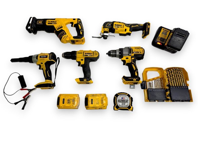 DeWalt 20V MAX XR Combo Kit