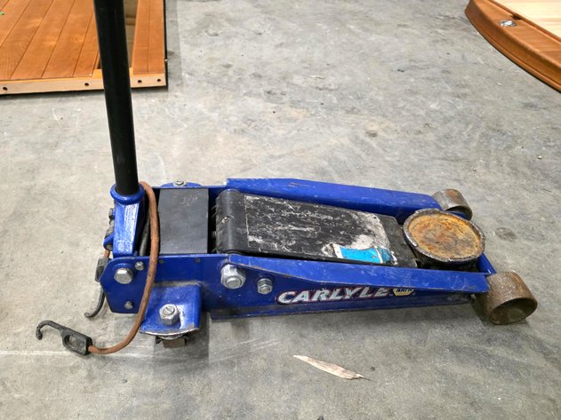 NAPA Carlyle Floor Jack & Bungee Cord Hook