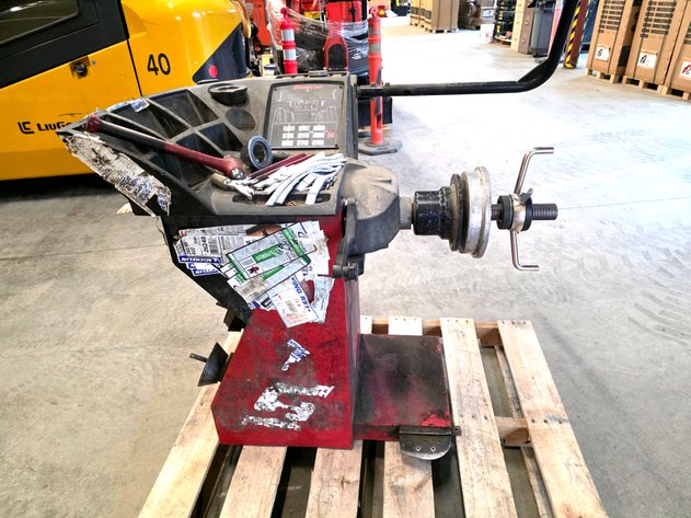 Snap-on Wheel Balancer - EEWB331B