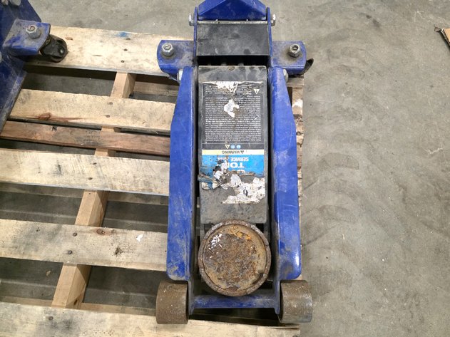 NAPA Carlyle 3.5-Ton Service Jacks & Craftsman Floor Jack