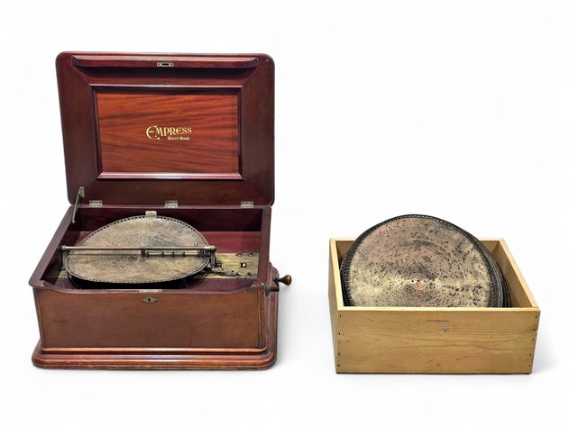 Empress Concert Grand Tabletop Disc Music Box