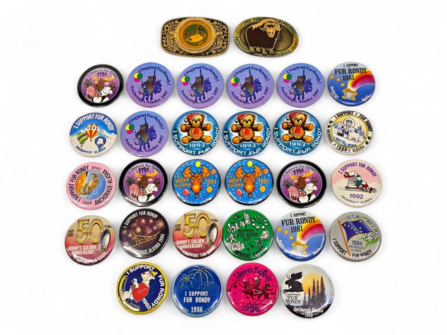 Fur Rendezvous Belt Buckles w/ 28x Fur Rondy Buttons