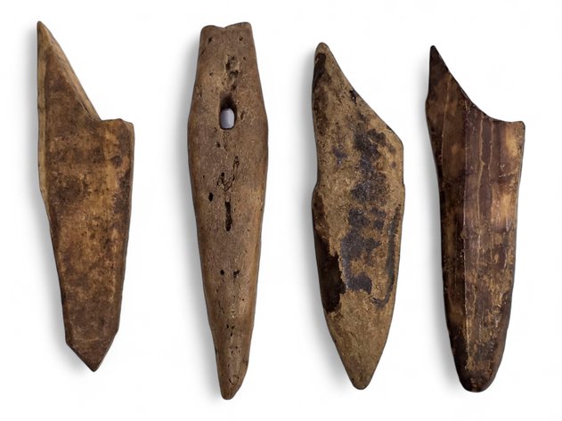 Eskimo Artifacts: Ancient Harpoon Points
