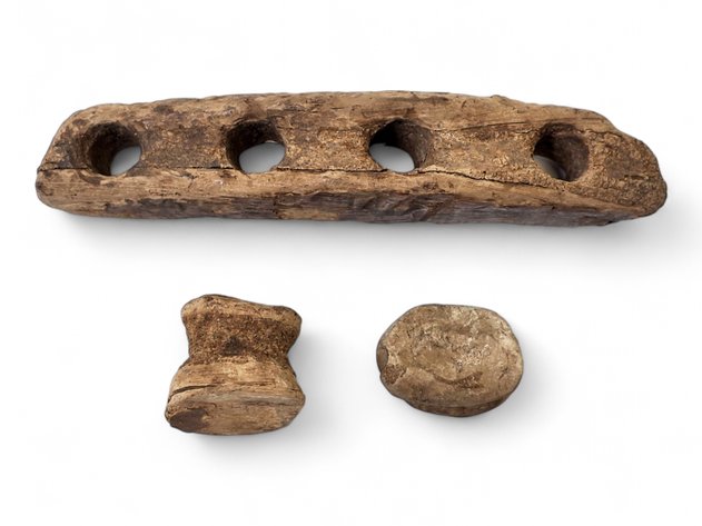 Fossilized Ivory Net Minder & Float Plugs