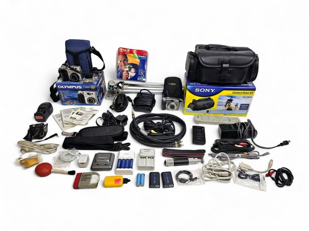 Olympus Camedia & Canon Powershot Digital Cameras w/ Accessories & Gear