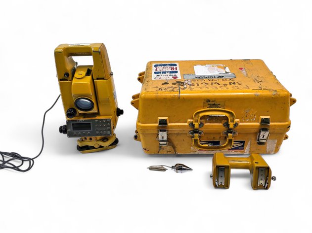 Topcon GTS-4 Series Total Station w/ Case & Accessories