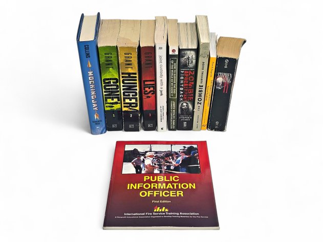 11x Fiction & Nonfiction Books