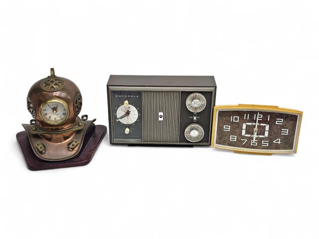 Vintage Desk & Alarm Clocks