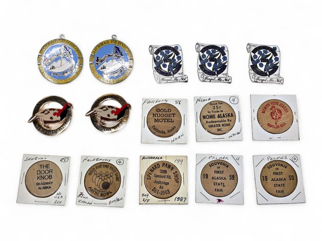 15x Fur Rondy Pins, Pendants & 8x Wooden Nickel Trade Tokens