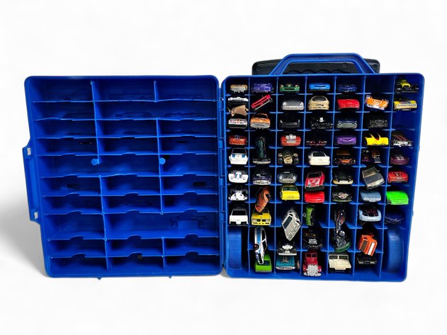 Hot Wheels 100-Car Case & Cars