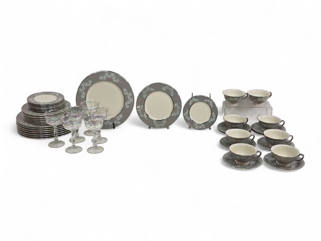 Fostoria Sherbet Glasses & Set of Vintage Castleton China