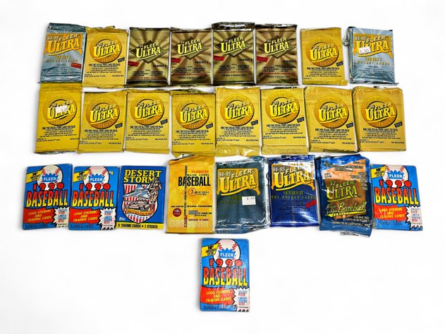 25x Fleer & Topps Baseball & Hockey Trading Card Packs