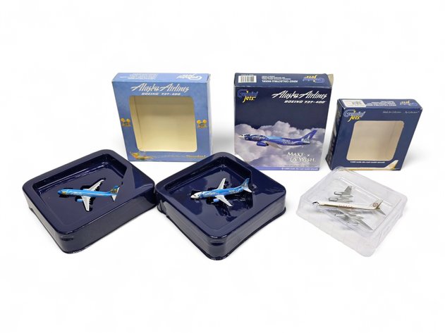 Gemini Jets Die-cast Model Airplanes - Alaska Airlines Boeing 737-400