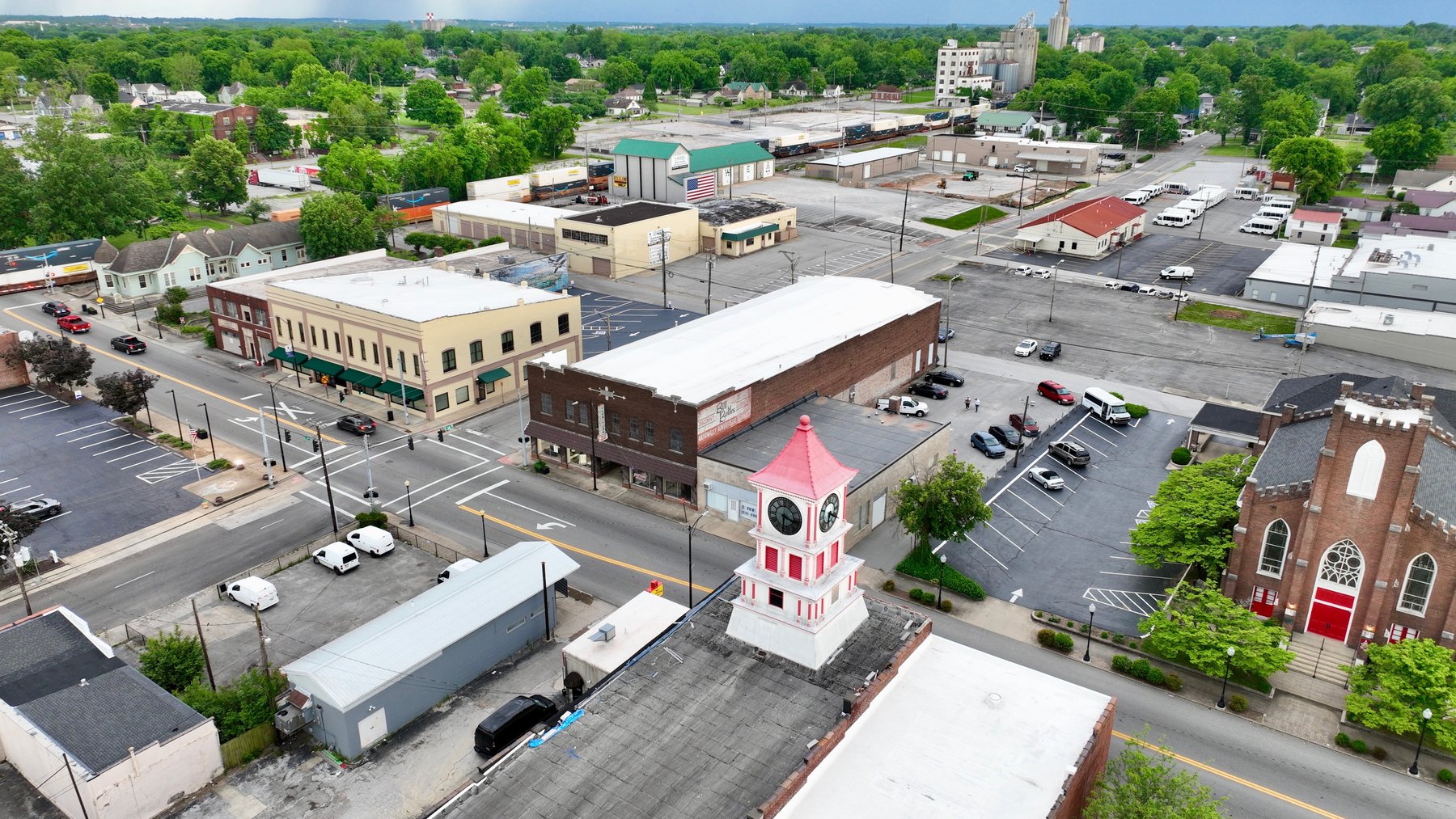 Image for 323 E. 9th St. AUCTION