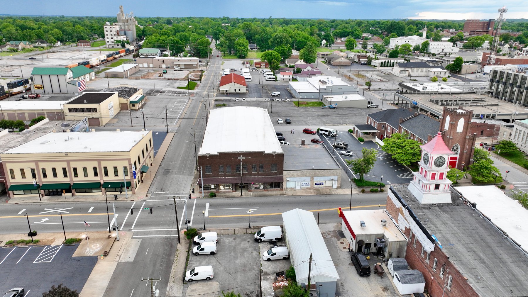 Image for 323 E. 9th St. AUCTION