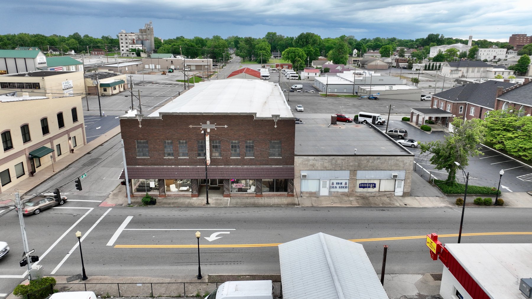 Image for 323 E. 9th St. AUCTION