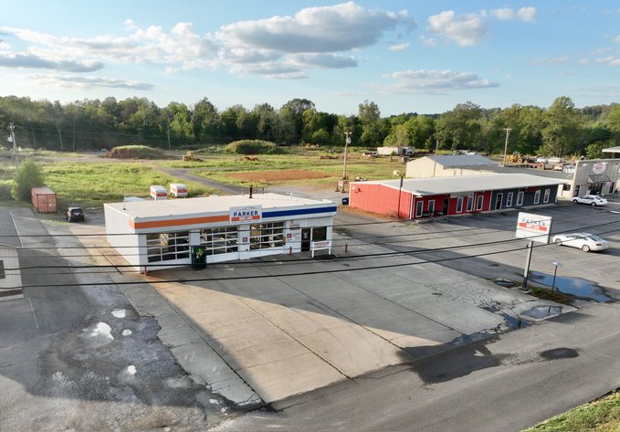 Image for Parker Quik Lube – 38 Main St., Benton, KY 42025