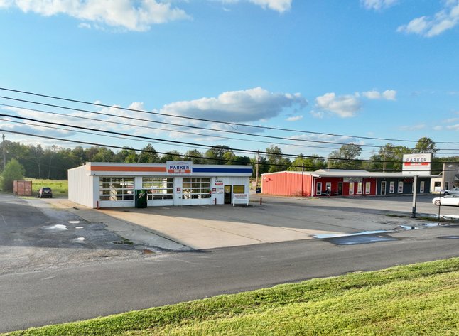 Image for Parker Quik Lube – 38 Main St., Benton, KY 42025