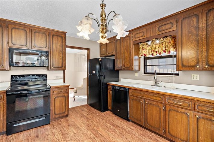 Image for 810 SE 14th St. - Oak Grove, MO