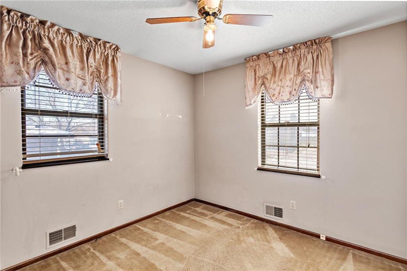 Image for 810 SE 14th St. - Oak Grove, MO