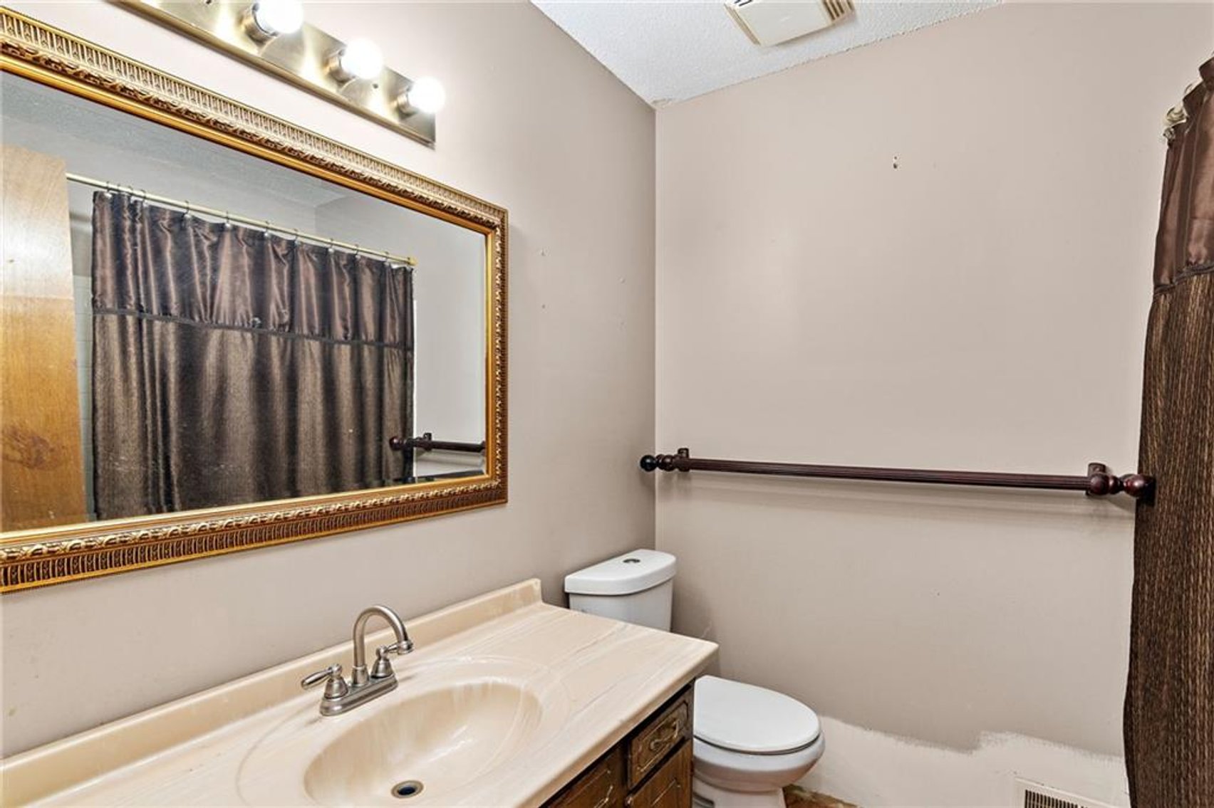 Image for 810 SE 14th St. - Oak Grove, MO