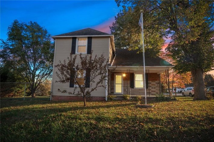 Image for 11 E. 26th St. - Higginsville, MO